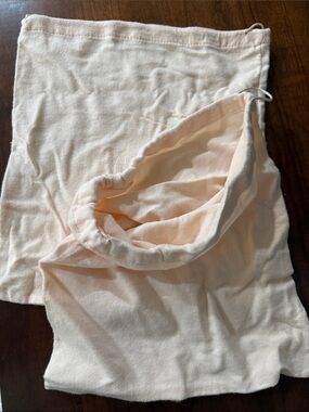 Badgley Mischka 2 Draw String Dust Bags for shoes Soft Pink Cream Logo on